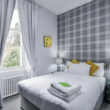 Mcinnes House Rooms With Breakfast Kingussie Exterior photo