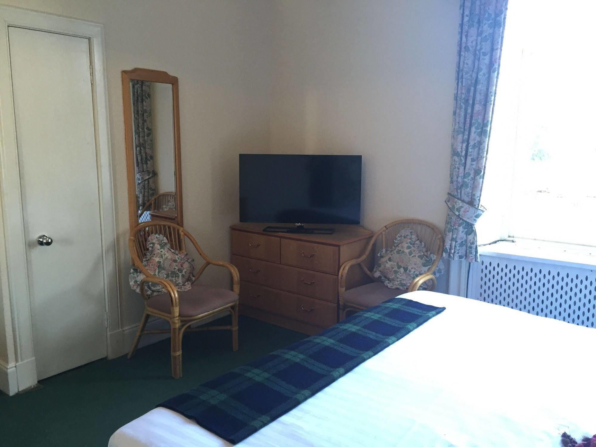 Mcinnes House With Breakfast Kingussie